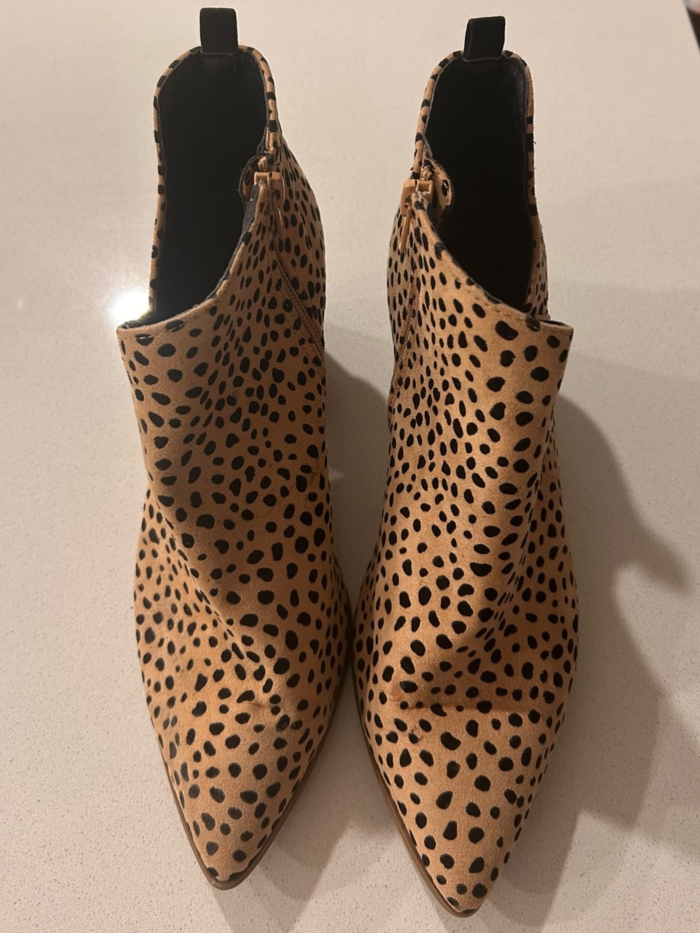 Qupid Leopard Print Pointed Toe Ankle Booties - Tan/Black